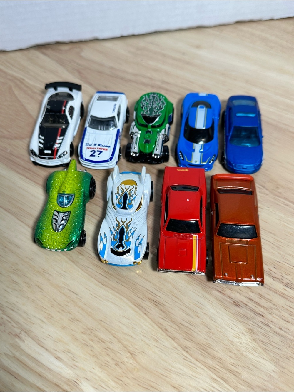 Lot of 9 Hot Wheels Mattel Toy Cars 🚙
